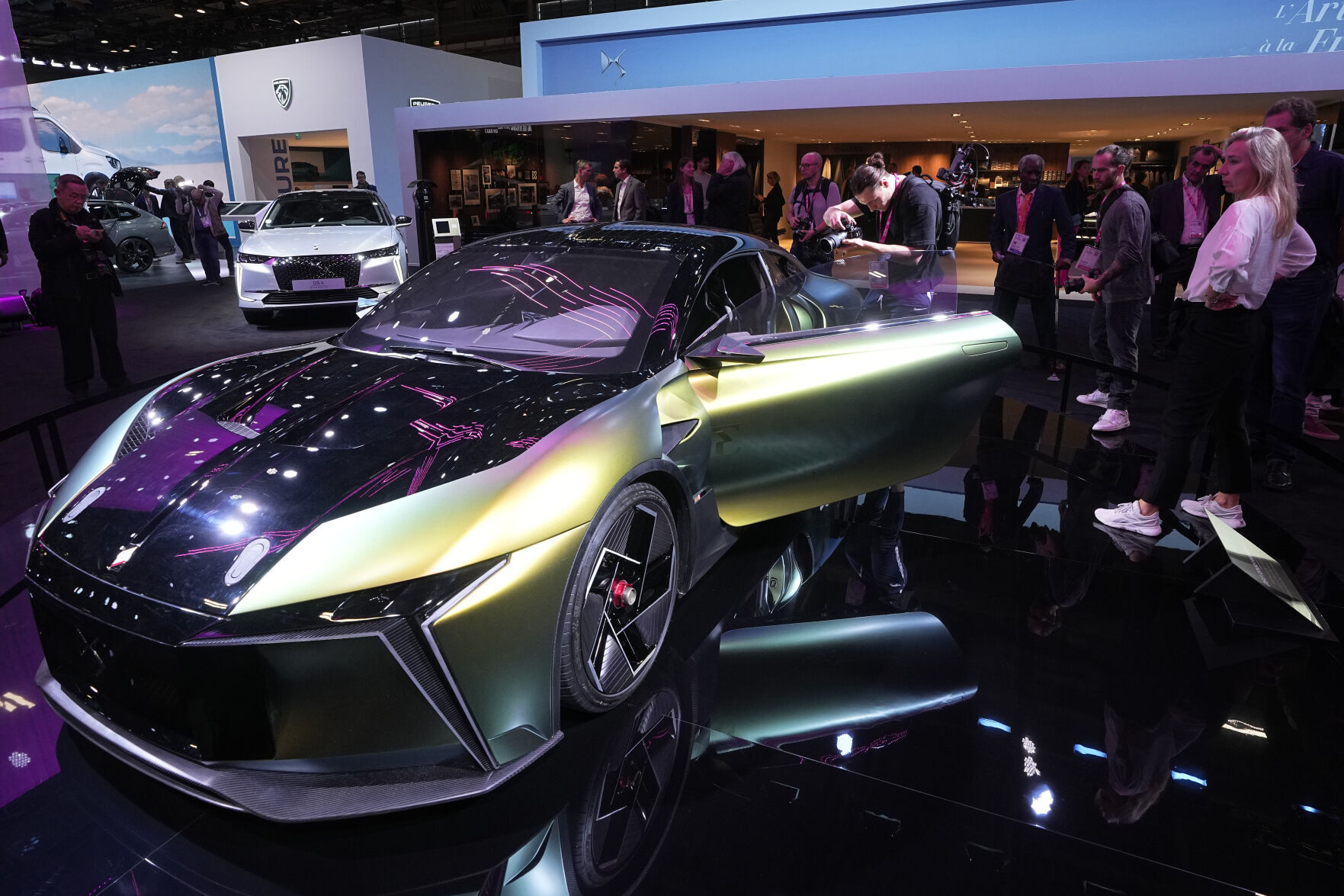 Europe Automakers Paris Show